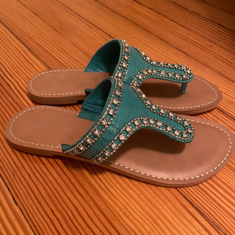 Sandles - Picture 3 of 4